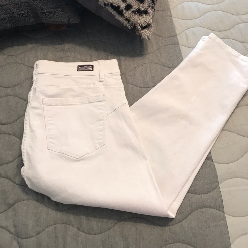 Brand new with tags Juicy Couture Capri pants